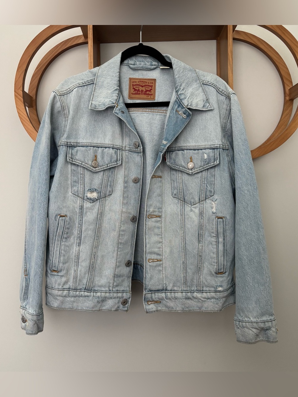 Levi’s Women’s Ex-Boyfriend Trucker Jacket in Light Denim